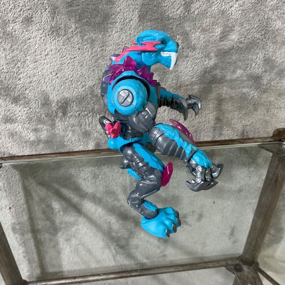 Mr Beast Lab Mutators Iconic Blue Panther Action Figure Moose Toys posable - Picture 2 of 11